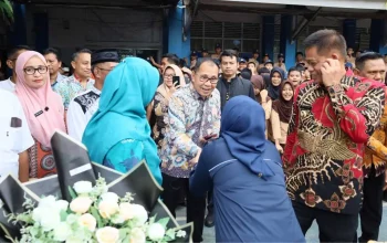 Danny Pomanto Dampingi Pj Gubernur Sulsel Pantau Program Makan Bergizi Gratis dan Kesehatan di Sekolah-Sekolah Makassar