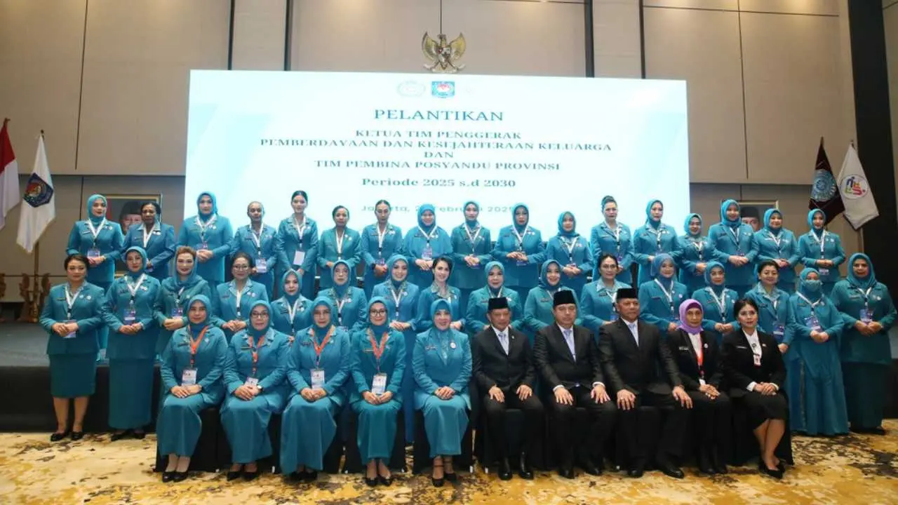 Naoemi Octarina Resmi Pimpin PKK dan Posyandu Sulawesi Selatan