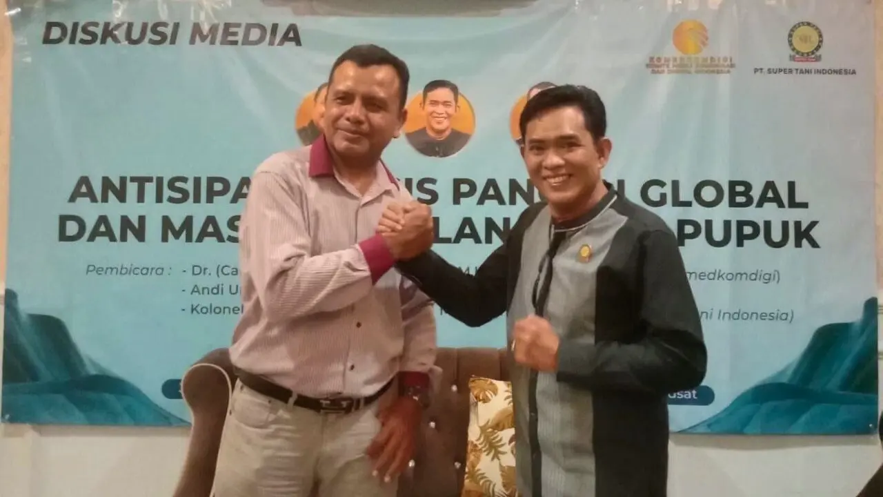 Andi Undru Mario (kanan), seorang pengusaha asal Wajo, Sulawesi Selatan