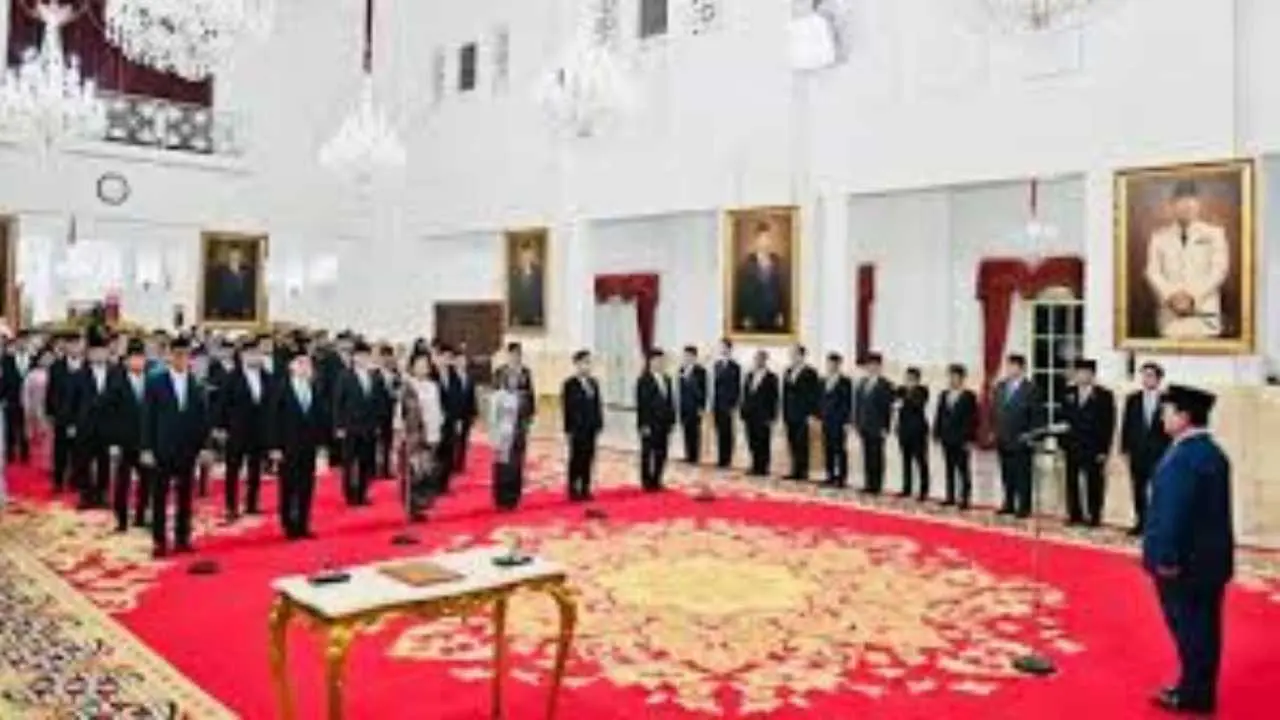 Presiden Prabowo Lantik 31 Duta Besar RI di Istana Negara