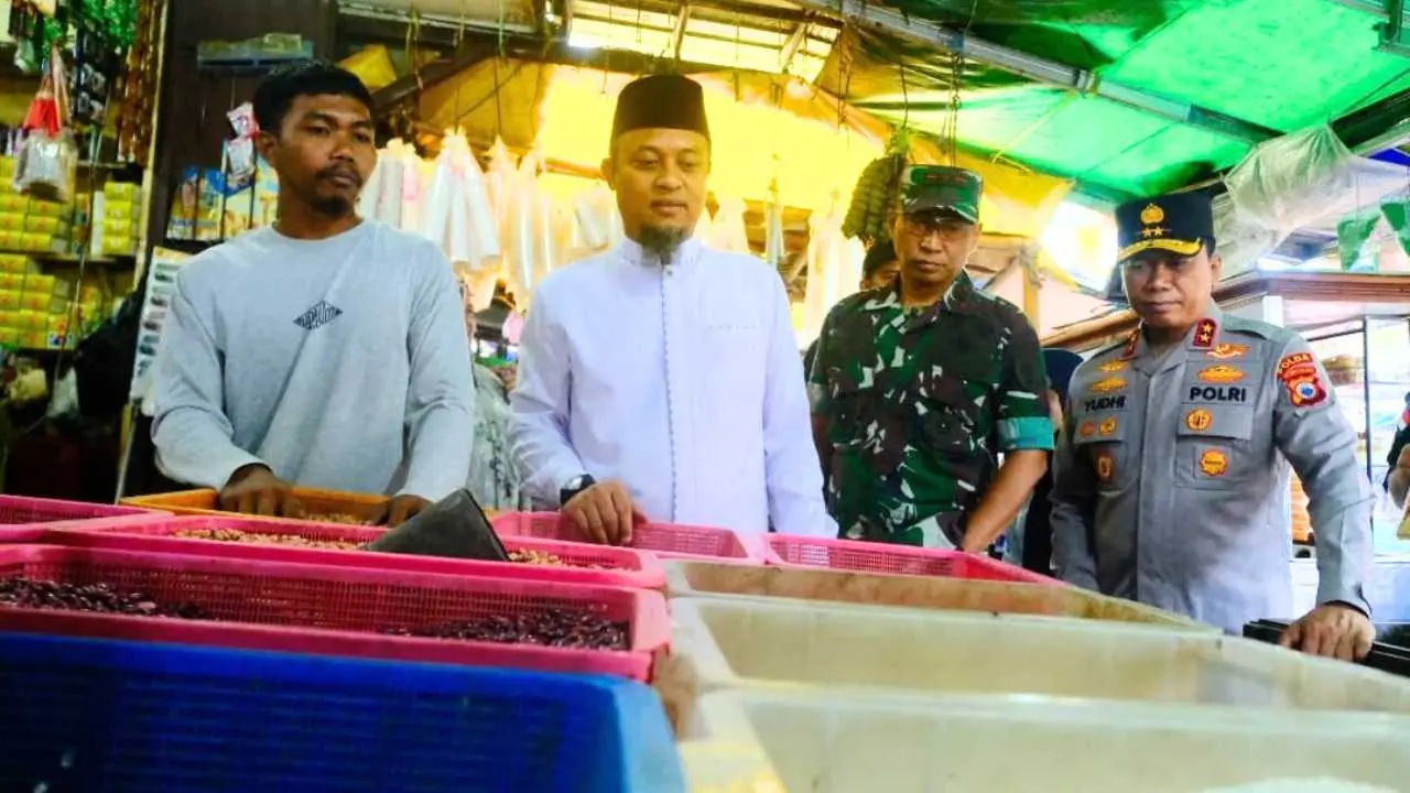 Kapolda dan Gubernur Sulsel Pantau Harga Sembako, Pastikan Pasokan Aman Jelang Ramadan