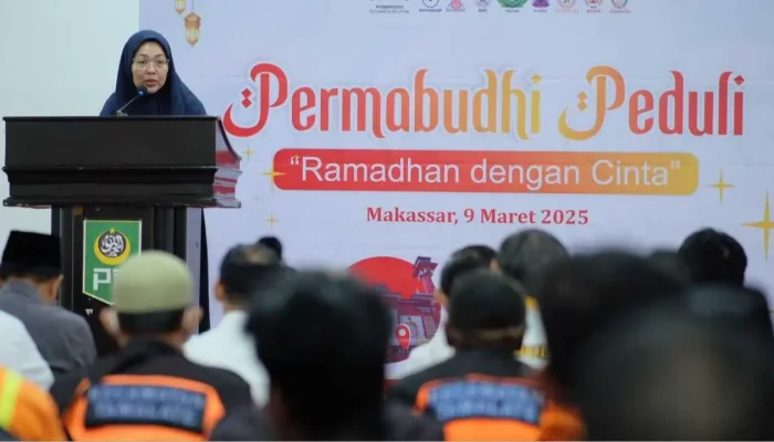 Peduli Ramadan: Permabudhi Sulsel dan TP PKK Makassar Bagikan Sembako untuk Petugas Kebersihan