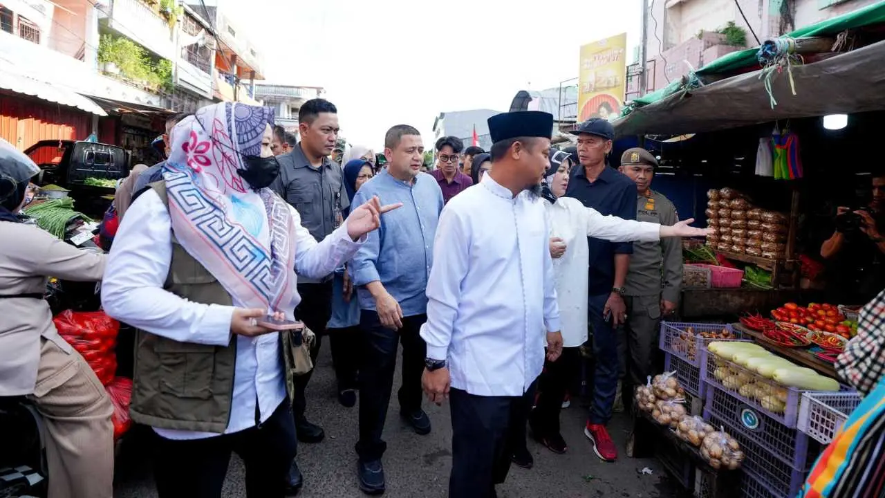 Gubernur dan Wagub Sulsel Cek Langsung Harga Sembako di Pasar Terong