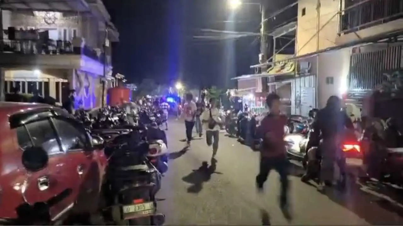 Polisi Bubarkan Lomba Lari Malam di Makassar, Penonton Kocar-Kacir