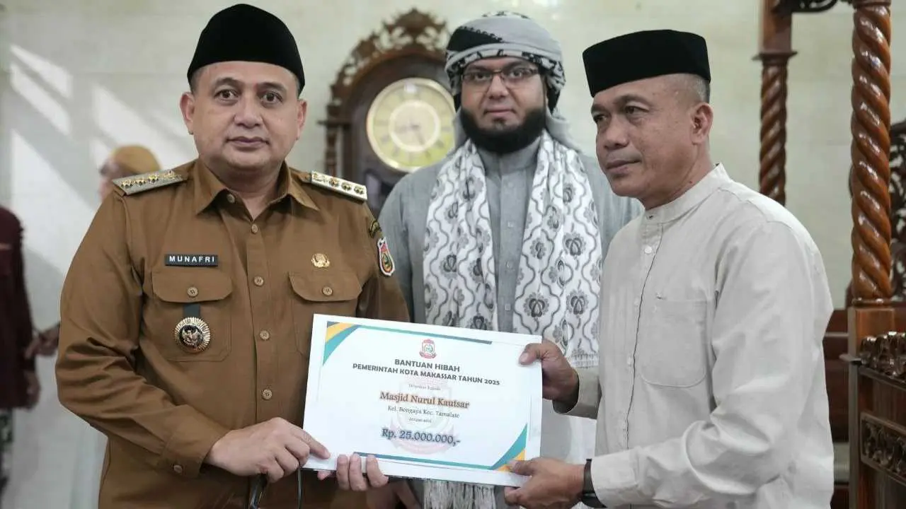 Safari Ramadan di Masjid Nurul Kautsar, Munafri Ajak Warga Jaga Kebersamaan