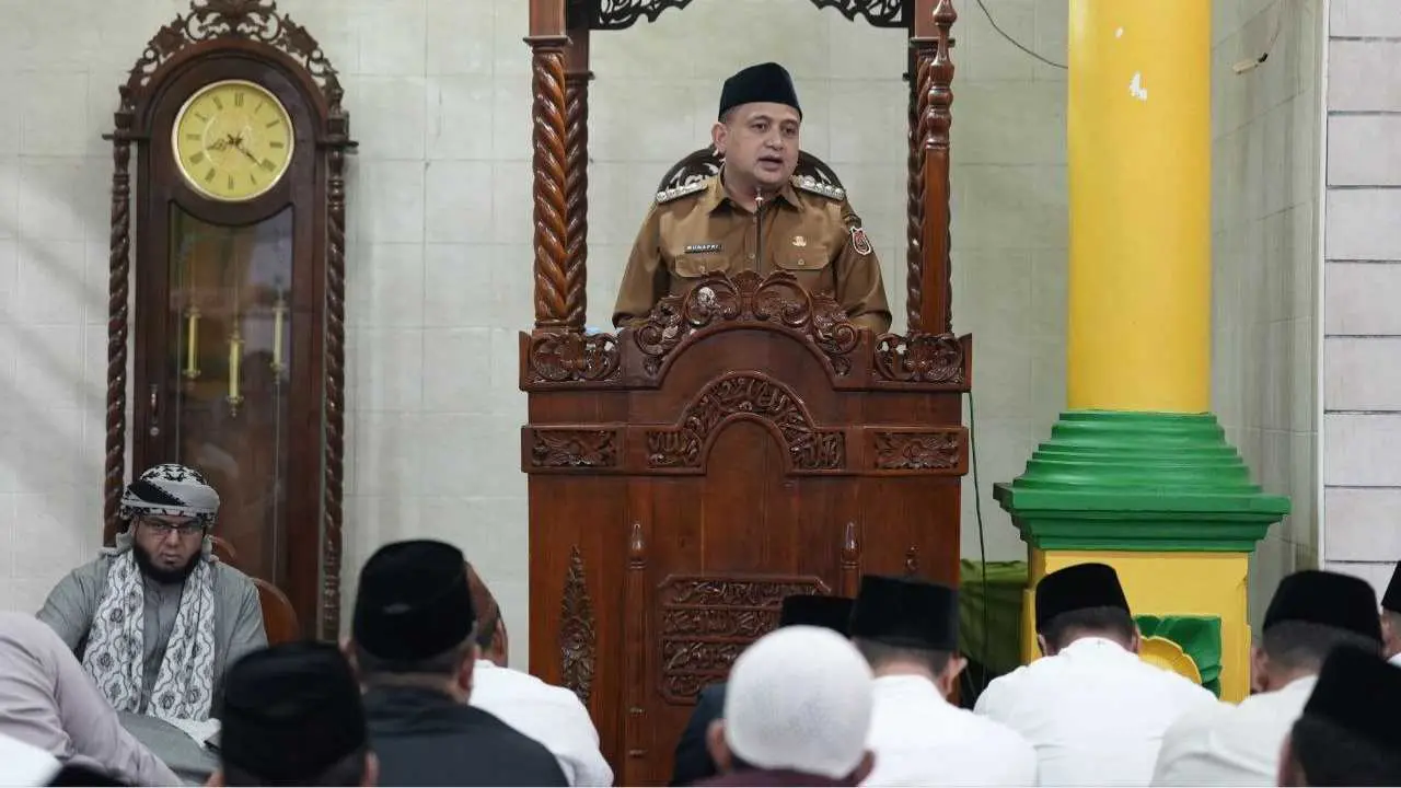 Safari Ramadan di Masjid Nurul Kautsar, Munafri Ajak Warga Jaga Kebersamaan 2 Safari Ramadan di Masjid Nurul Kautsar, Munafri Ajak Warga Jaga Kebersamaan