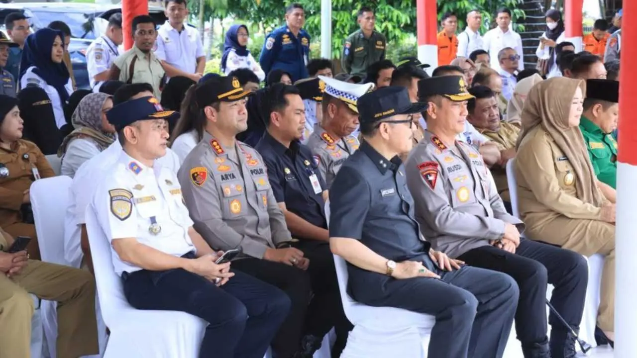 Gubernur Sulsel Lepas Ratusan Peserta Mudik Gratis, Siap Tambah Kuota Jika Membludak 2 Gubernur Sulsel Lepas Ratusan Peserta Mudik Gratis, Siap Tambah Kuota Jika Membludak