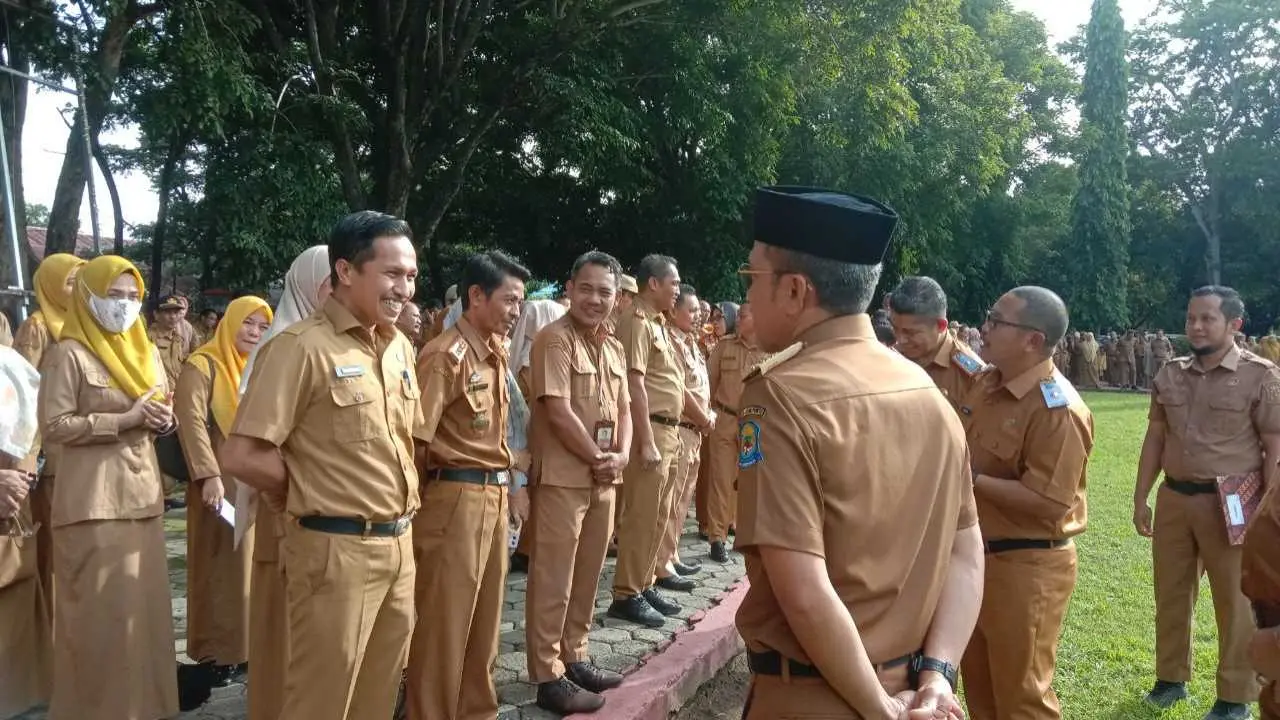 Perdana Pimpin Upacara, Bupati Jeneponto Tegaskan ASN Harus Bersinergi: Jika Tak Sejalan, Silakan Mundur 2 17 20250324 144715 0002