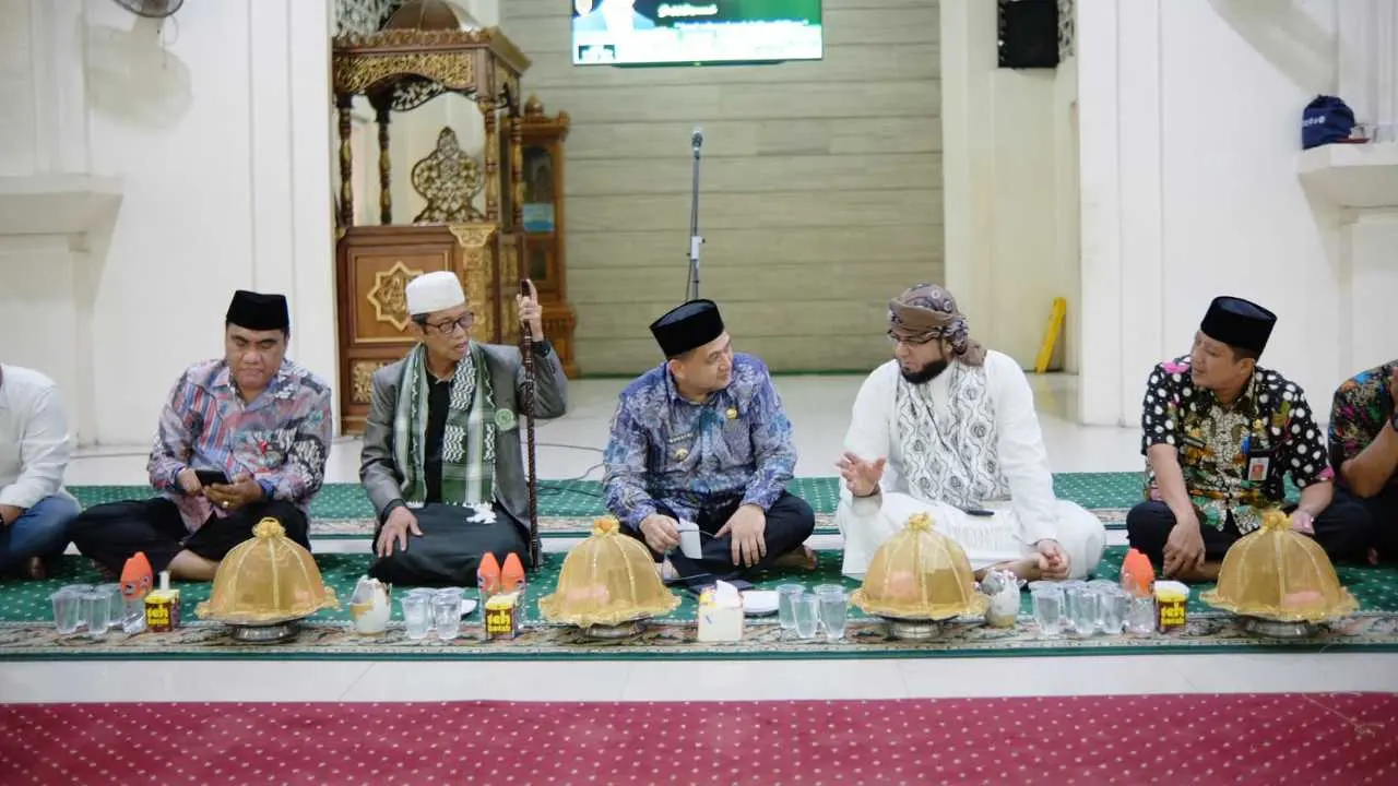 Buka Puasa Bersama Jamaah Masjid Raya Makassar, Wali Kota Singgung Rencana Renovasi