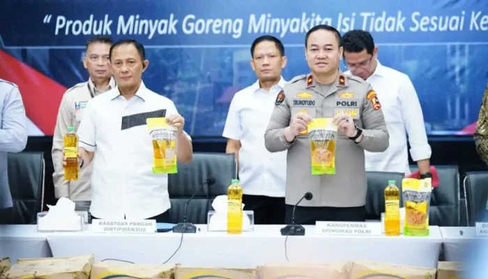 Polisi Bongkar Praktik Curang Minyak Goreng di Depok, Ribuan Liter “Minyakita” Disita
