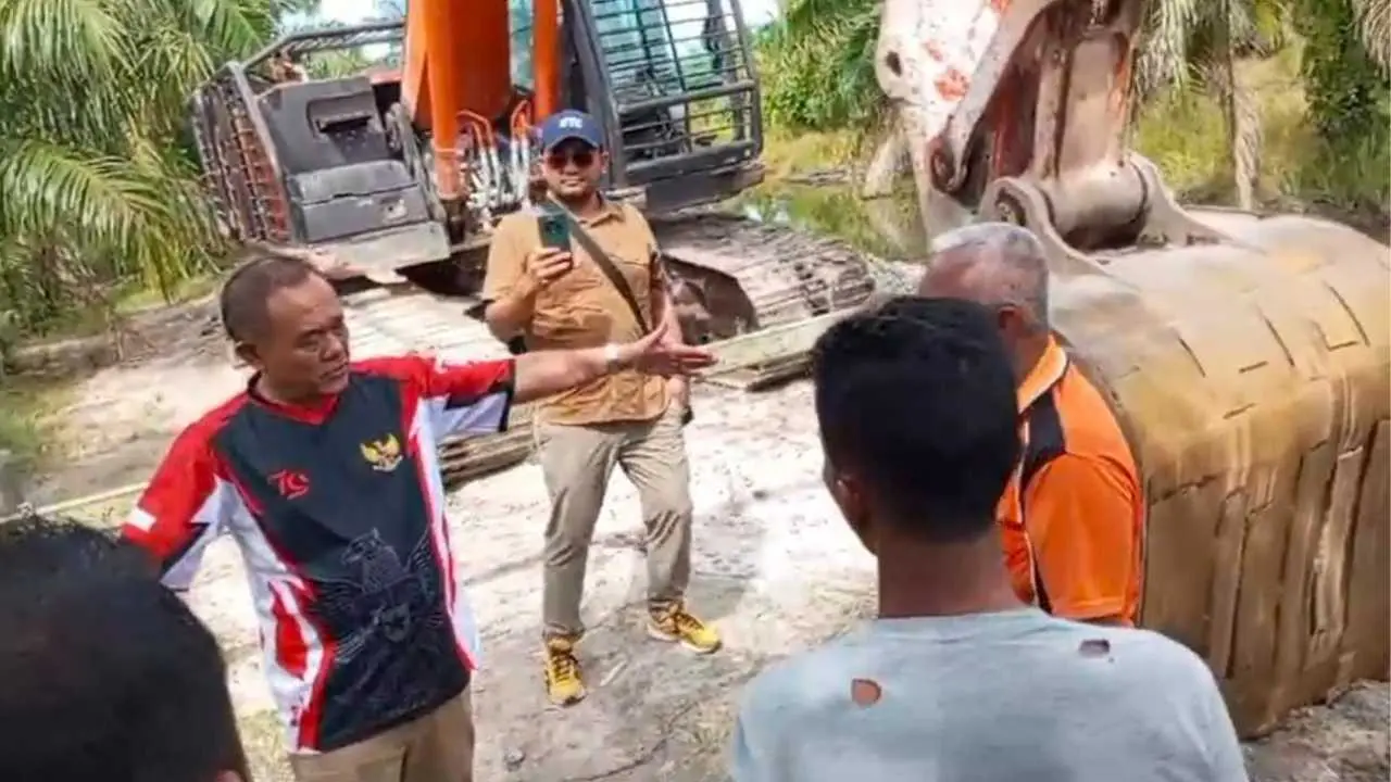 Portal Jalan di Desa Gambus Laut Dibongkar, Masyarakat Kembali Bebas Melintas