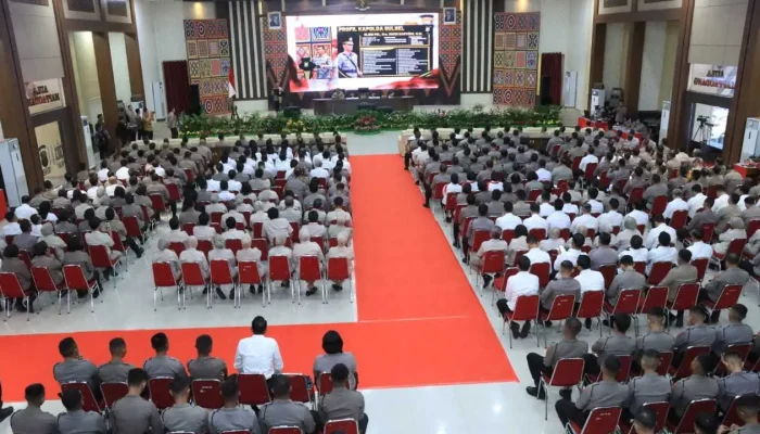 Kapolda Sulsel Tekankan Profesionalisme dan Humanisme dalam Commander Wish