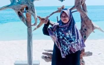 Hari Buruh, Nasib Buruh Darurat Pertolongan (SOS) 3 Nurdayanti, S.Pd. (Aktivis Muslimah)