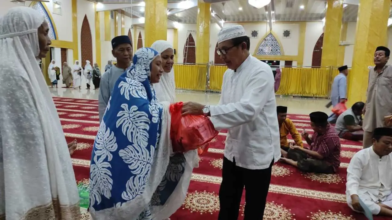 Pererat Ukhuwah Islamiah dan Berbagi dengan Sesama, MAN Jeneponto Gelar Safari Ramadhan dan Bagi-bagi Takjil 