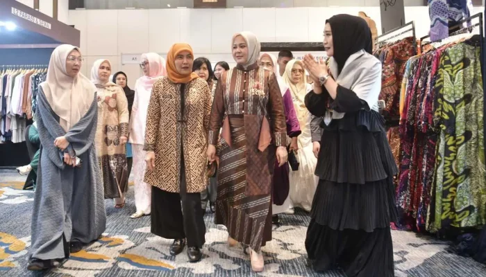Lelang Pakaian Preloved di Trend Hijab Expo 2025, Hasilnya untuk Bantu UMKM Perempuan Rentan