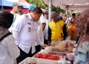 Pastikan Harga Stabil, Wali Kota Makassar Tinjau Gerakan Pasar Murah