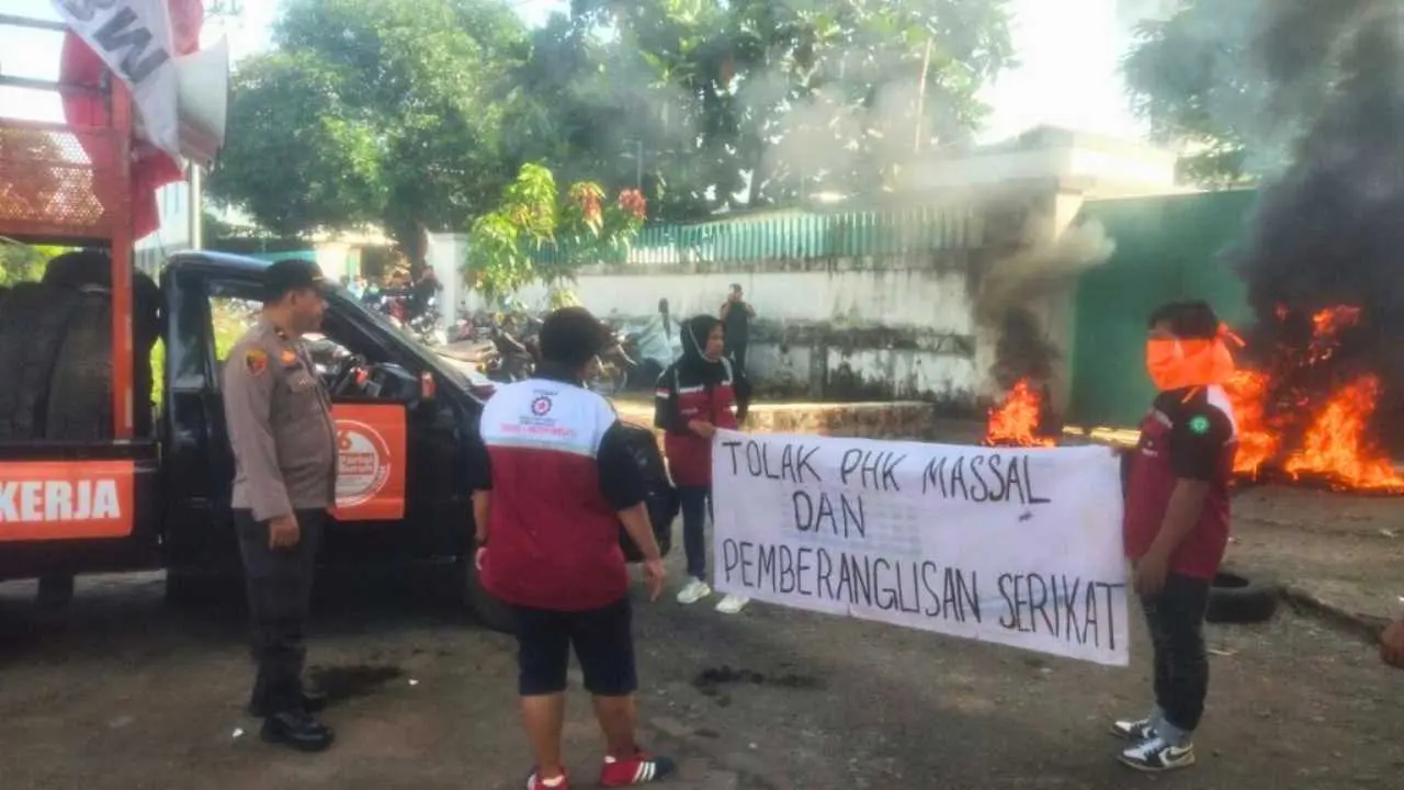 Buruh Protes PHK Massal di PT Wahyu Pradana Binamulia, Dugaan "Union Busting" Mencuat