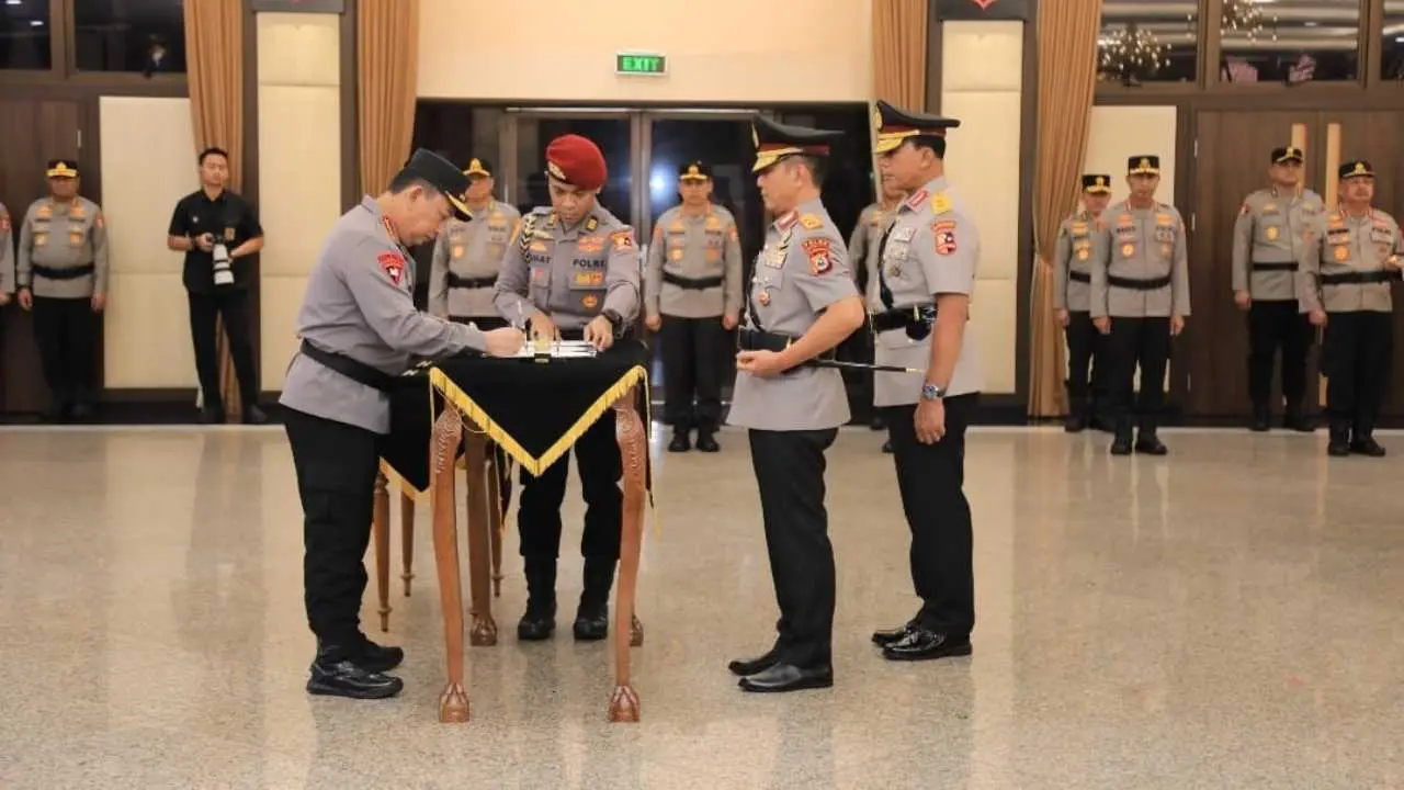 Kapolri Lantik Irjen Pol Rusdi Hartono sebagai Kapolda Sulsel, Gantikan Irjen Pol Yudhiawan