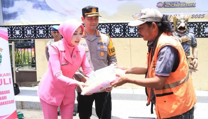 Polrestabes Makassar Gelar Bazar dan Baksos Ramadhan, Ringankan Beban Masyarakat