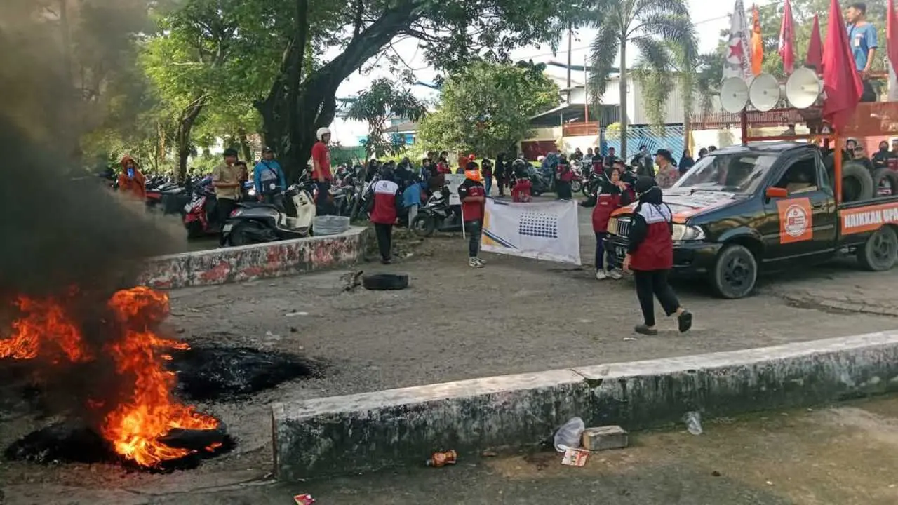 Buruh Protes PHK Massal di PT Wahyu Pradana Binamulia, Dugaan "Union Busting" Mencuat