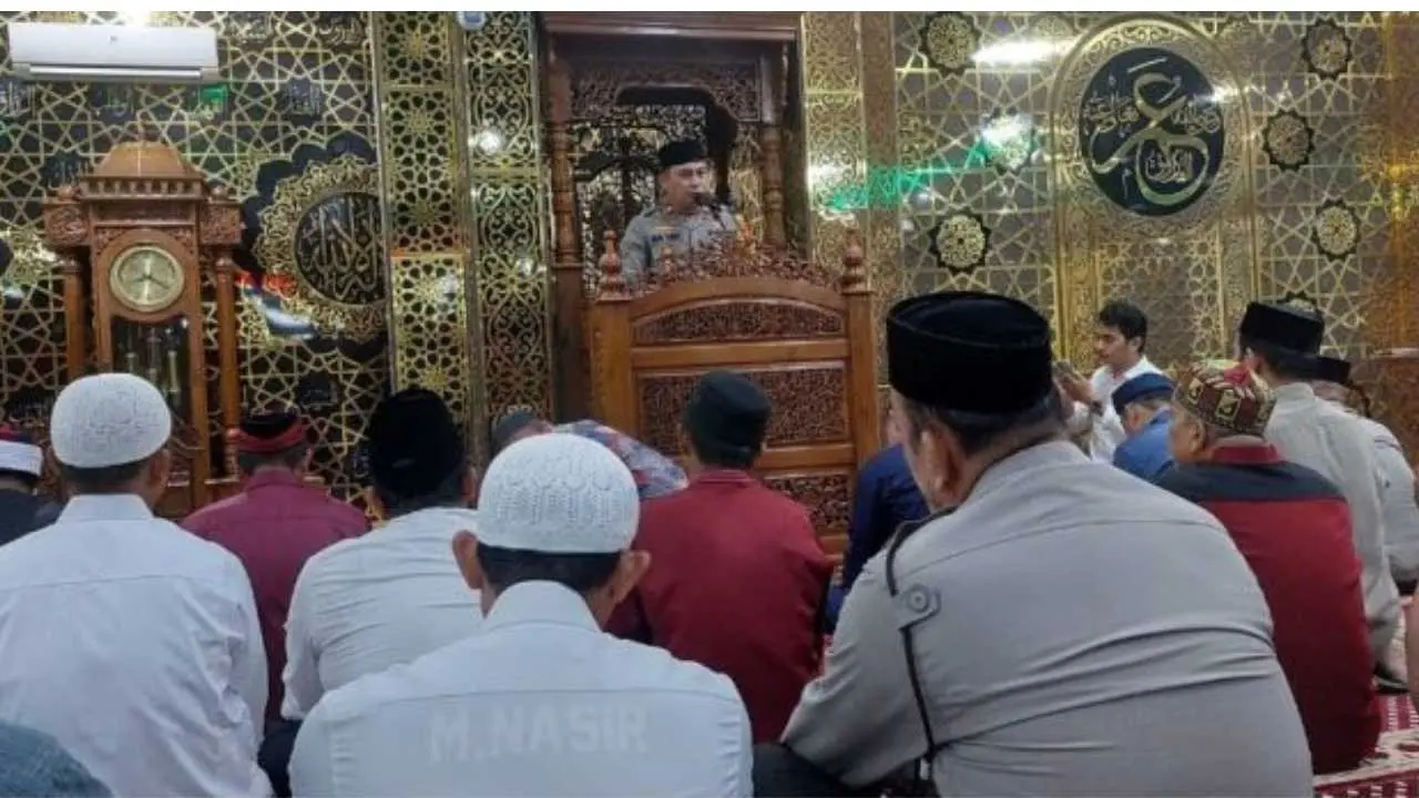 Safari Ramadhan, Kapolsek Tamalanrea Tarawih Keliling di Masjid Jabal Nur Parangloe