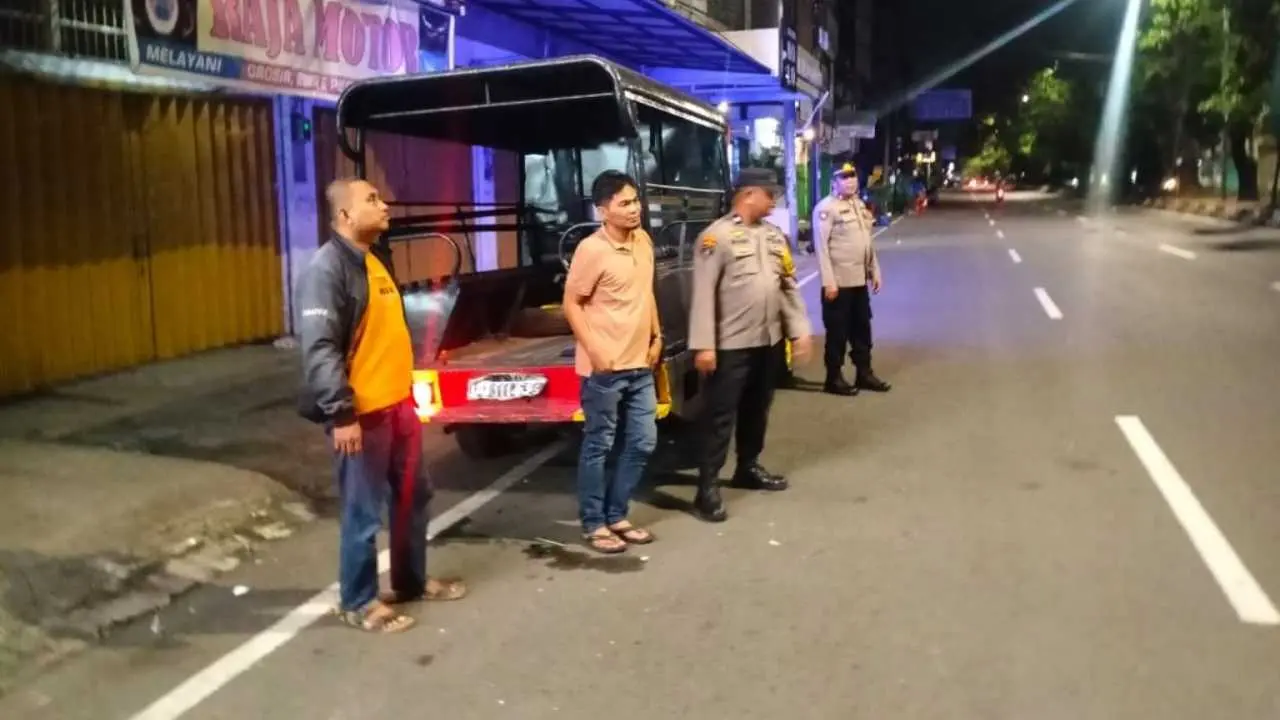 Polsek Bontoala Intensifkan Patroli Blue Light Demi Keamanan Warga di Malam Hari