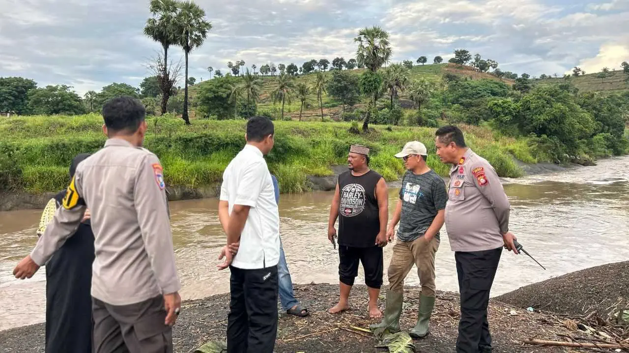 Ikut Belasungkawa, Kapolres Jeneponto Kunjungi Keluarga Korban Tenggelam dan Lihat Lokasi Sungai di Desa Jombe