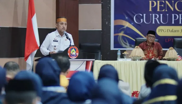 Begini Pesan Bupati Jeneponto di Pengukuhan Guru Profesional