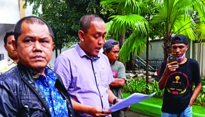 Tri Sulkarnain Terima Aspirasi Mahasiswa Terkait Dugaan Parkir Liar di Toko Alaska