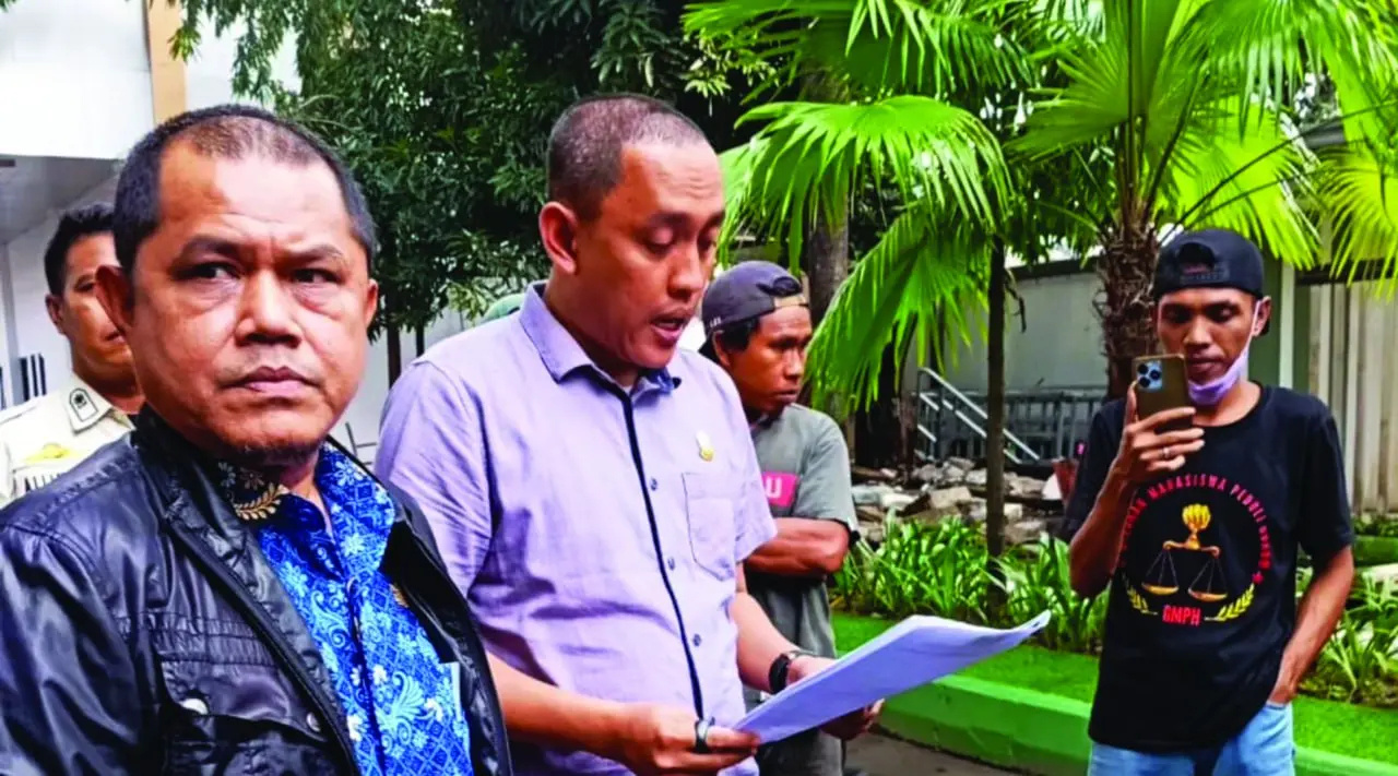 Tri Sulkarnain Terima Aspirasi Mahasiswa Terkait Dugaan Parkir Liar di Toko Alaska