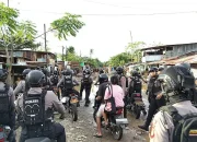 Polisi Lerai Bentrokan Warga di Manggala, Tiga Terluka Kena Busur