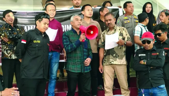 DPRD Makassar Terima Aspirasi Massa Terkait Dugaan Aktivitas LGBT di Tempat Hiburan
