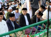 Wali Kota Makassar Shalat Idulfitri Bersama Ribuan Warga di Lapangan Karebosi