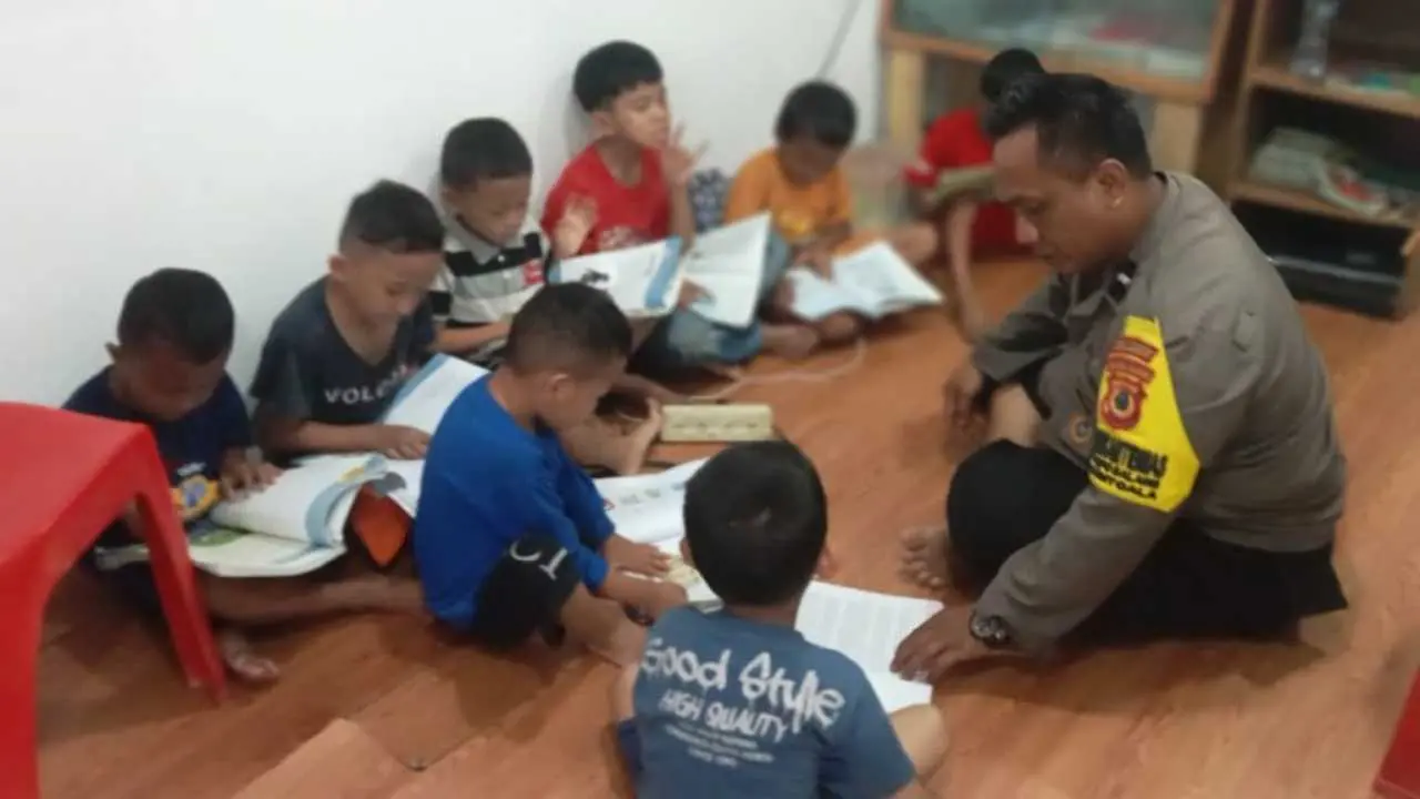 Mendidik Disiplin Sejak Dini, Polisi Tunjukkan Peran sebagai Sahabat Anak