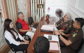 Penyidik Polres Gowa Kembali Serahkan Tersangka Kasus Uang Palsu ke Kejari Gowa, Total Tersangka Capai 15 Orang