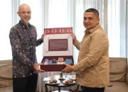 Temui Konjen AS di Surabaya, Wali Kota Makassar Bahas Peluang Kerja Sama Pendidikan dan Investasi