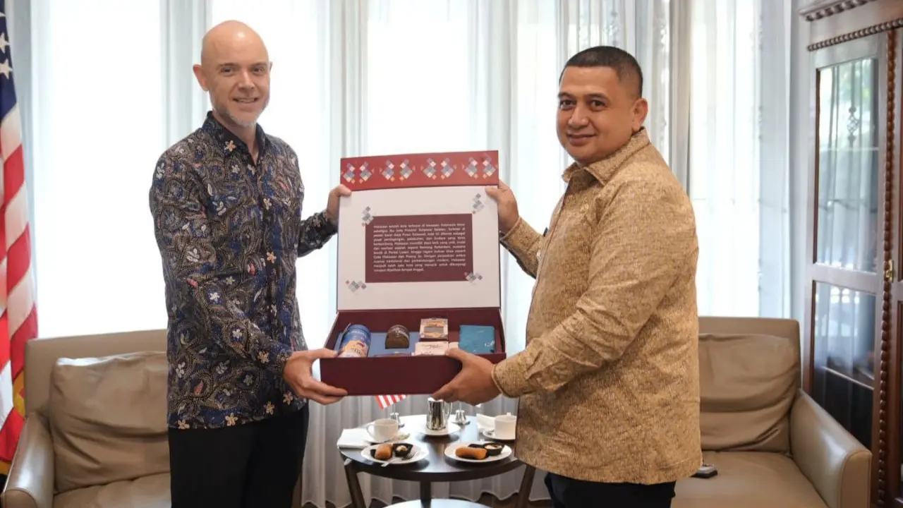 Temui Konjen AS di Surabaya, Wali Kota Makassar Bahas Peluang Kerja Sama Pendidikan dan Investasi