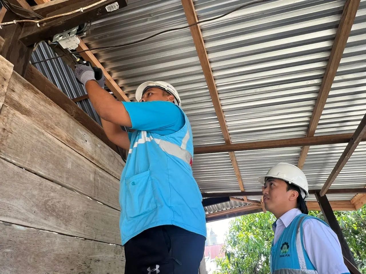 PLN Hadirkan Promo Tambah Daya 50%, Warga Sulsel Antusias Manfaatkan Diskon Spesial Harkitnas 2 PLN Hadirkan Promo Tambah Daya 50%, Warga Sulsel Antusias Manfaatkan Diskon Spesial Harkitnas