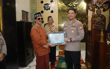 Ketua Pengurus Masjid Al Hidayah Apresiasi Safari Subuh Kapolrestabes Makassar 7 Ketua Pengurus Masjid Al Hidayah Apresiasi Safari Subuh Kapolrestabes Makassar