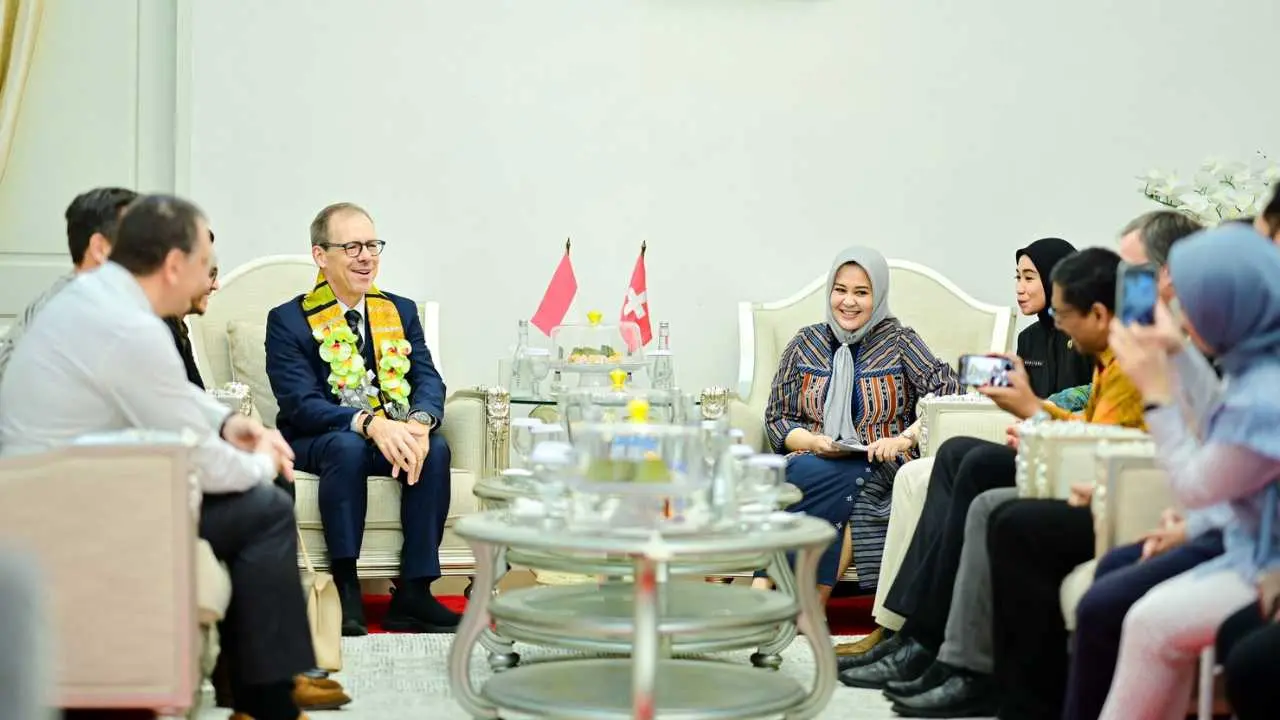 Bahas Energi Bersih hingga Pendidikan Vokasi, Wagub Sulsel Terima Dubes Swiss di Makassar