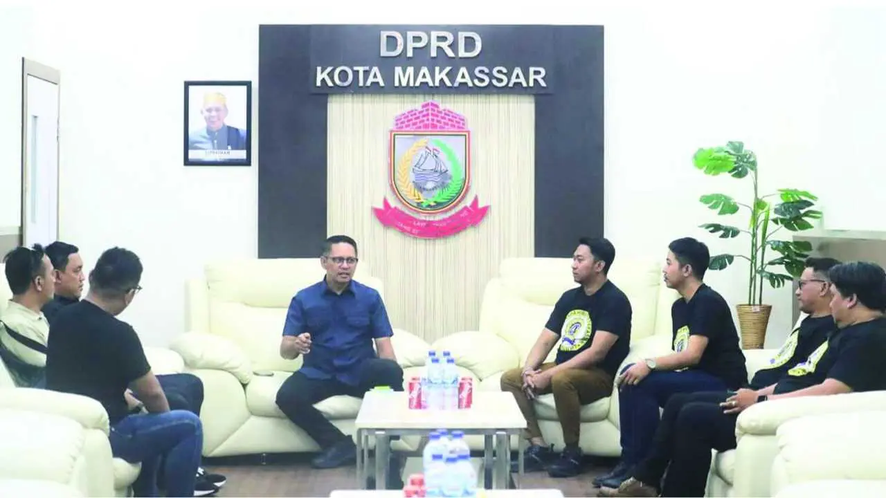 Ketua DPRD Makassar Terima Audiensi AUHM, Bahas Aspirasi Pelaku Usaha Hiburan 2 Ketua DPRD Makassar Terima Audiensi AUHM, Bahas Aspirasi Pelaku Usaha Hiburan