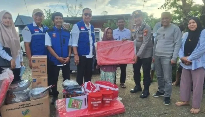 Dinsos Pangkep Salurkan Bantuan untuk Korban Kebakaran di Desa Kabba