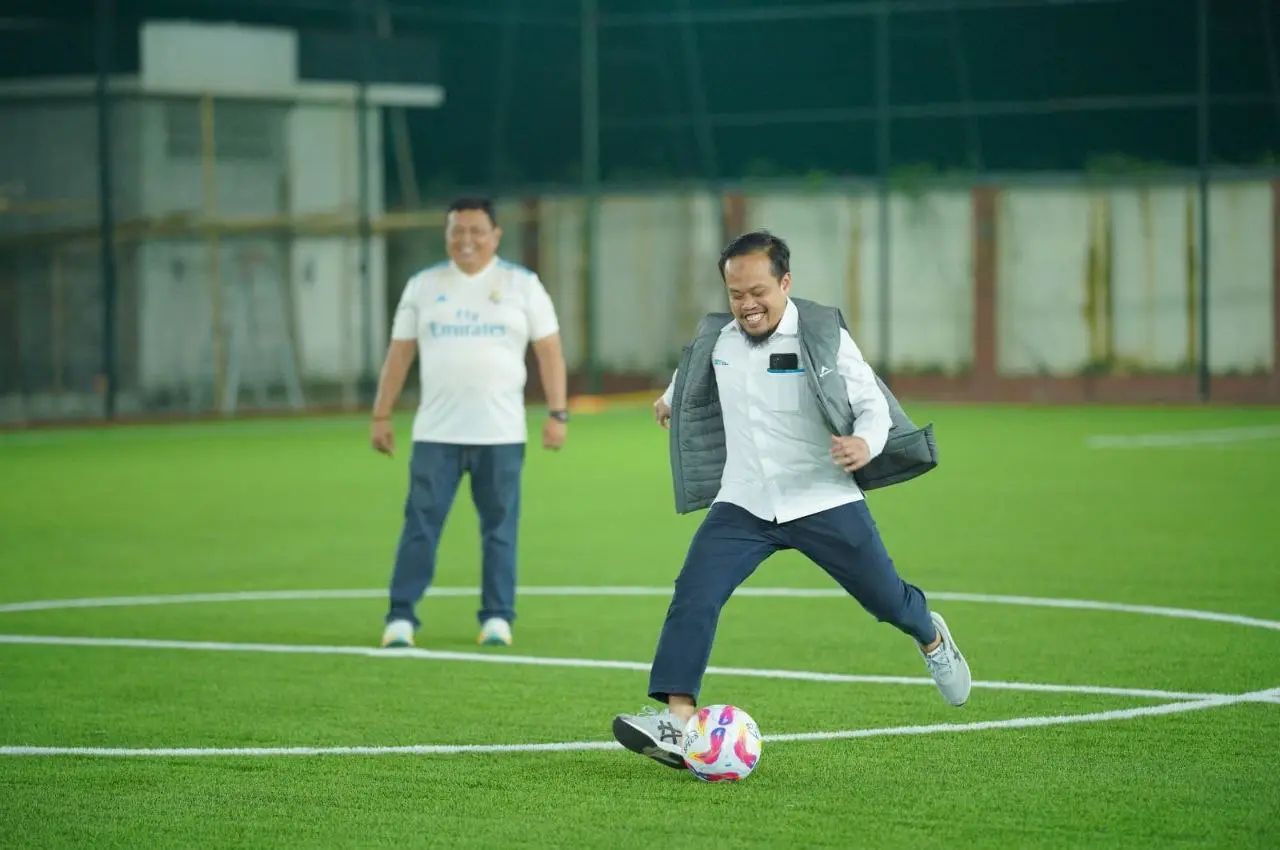 PLN Gaungkan Transisi Energi Lewat Turnamen Mini Soccer di Sulsel dan Sultra 2 PLN Gaungkan Transisi Energi Lewat Turnamen Mini Soccer di Sulsel dan Sultra