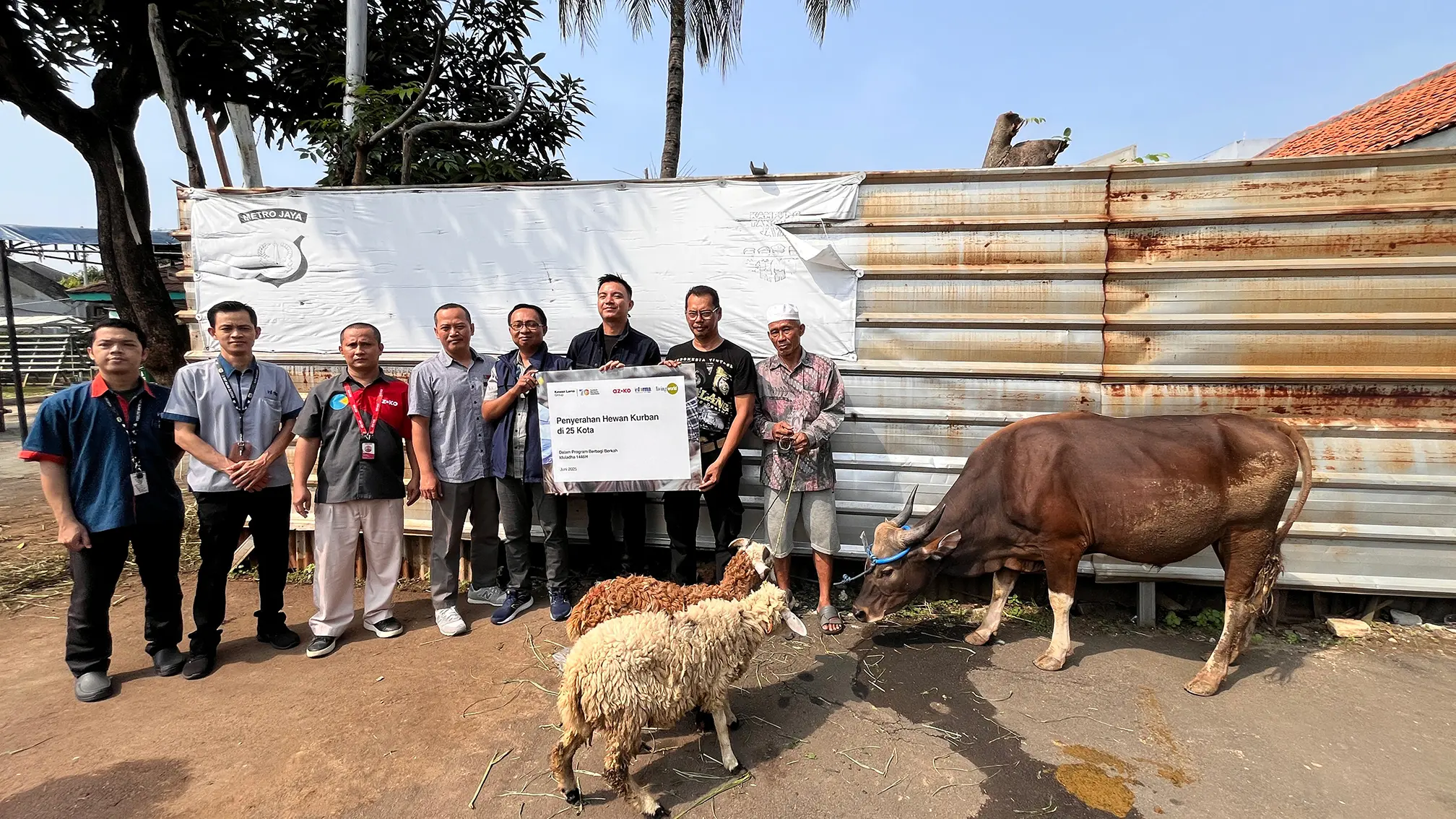 Sebagai bagian dari komitmen berkelanjutan dalam memberi dampak positif bagi masyarakat, Kawan Lama Group kembali melaksanakan program penyaluran hewan kurban dalam rangka perayaan Iduladha 1446 H.