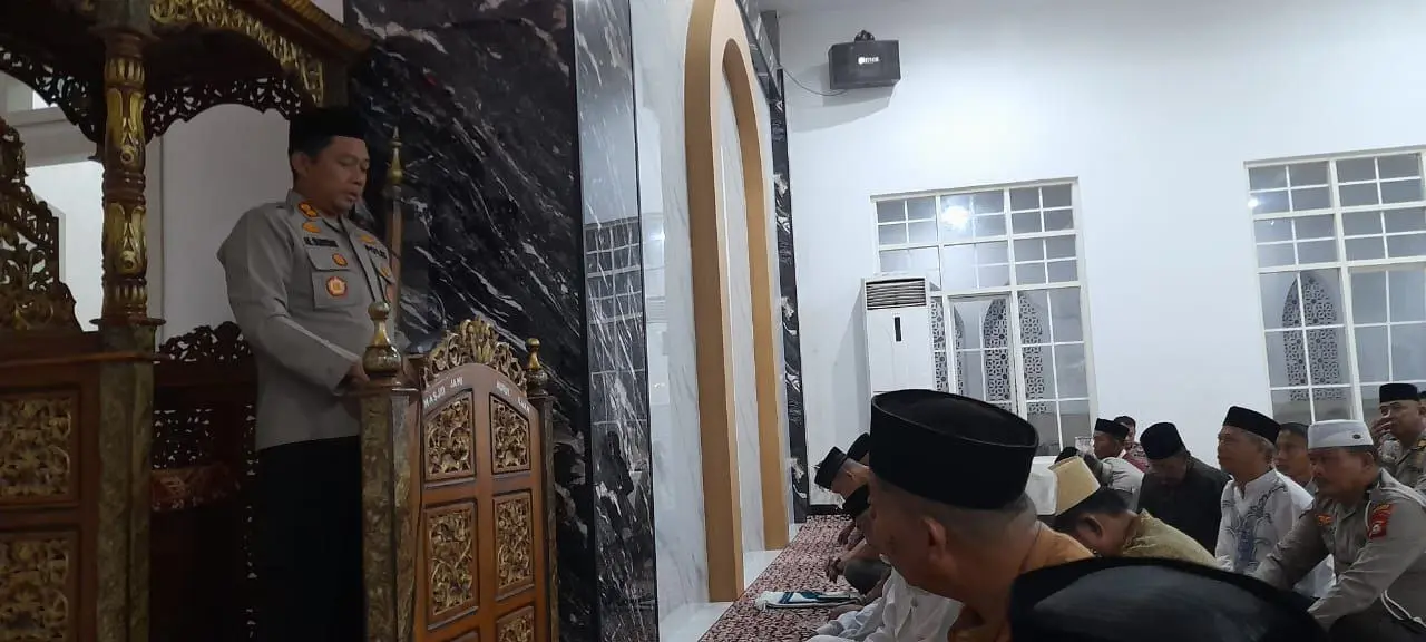 Wakapolrestabes Makassar Subuh Berjamaah di Masjid Jami Tamangapa, Ajak Warga Peduli Kamtibmas