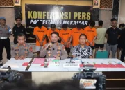 Polrestabes Makassar Tangkap 10 Anggota Geng Motor Bersenjata Busur dan Samurai