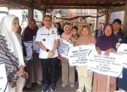 Pastikan Warga Jeneponto Miliki Hunian Layak Huni, Bupati Paris Yasir Serahkan Bantuan Bedah Rumah