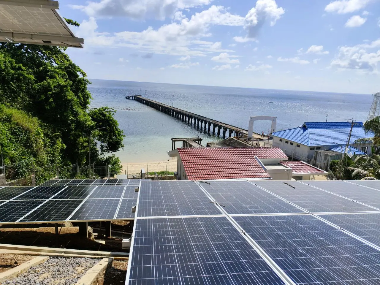 PLN dan Pemerintah Resmikan 47 PLTS, Dorong Pemerataan Energi Bersih hingga Pelosok Negeri 2 PLN dan Pemerintah Resmikan 47 PLTS, Dorong Pemerataan Energi Bersih hingga Pelosok Negeri