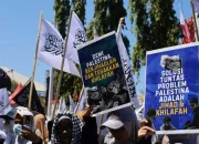 Kemuliaan Umat Hanya Terwujud dengan Tegaknya Khilafah