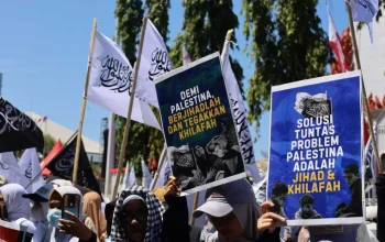 Kemuliaan Umat Hanya Terwujud dengan Tegaknya Khilafah